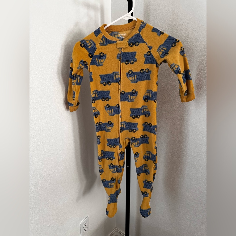 Carters 3T footsie